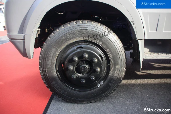 Foton Ruivo camion porteur moyen 168 ch 4X2(6 roues) 6,2 m plateau à ridelles Châssis (1) | 86Trucks
