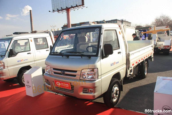 Foton Forland Yuling V1 2.1L 60 hp 4X2(6 wheels) Diesel Single Row Flatbed Mini Truck (Hydraulic Lift Tailgate) Exterior (2) | 86Trucks