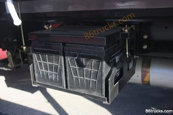 Foton Forland Linghang I 89hp 4X2(6 wheels) 3.7m Single Row Flatbed Light Truck Chassis (2) | 86Trucks