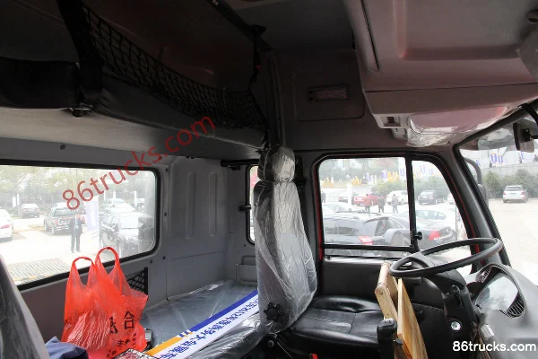 XCMG Qilong Heavy Truck 420hp 6X4(10 wheels) Tractor Truck Cab (2) | 86Trucks