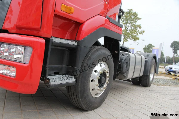 XCMG Qilong Heavy Truck 420hp 6X4(10 wheels) Tractor Truck Chassis (1) | 86Trucks