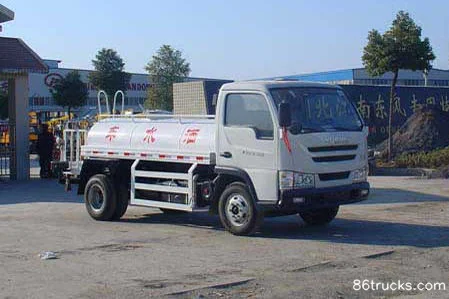 Jiangte Jiangte Yuejin chassis water sprinkler truck