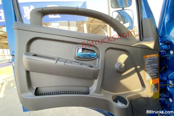 Feidi D3 Series 130 hp 4X2(6 wheels) 5.7m Semi-row Light Truck (Yangchai) Cab (1) | 86Trucks