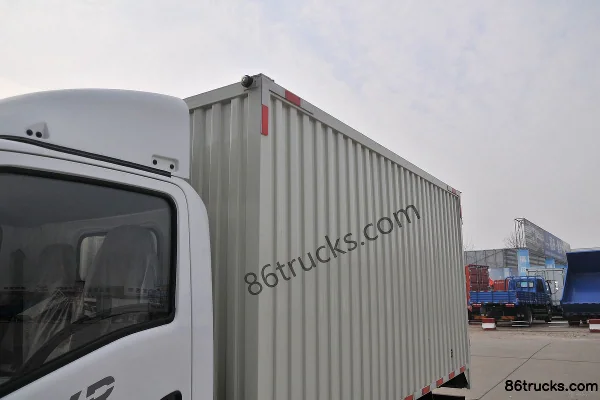 FAW Jiefang Hu VR 88 ch 4X2(6 roues) camion léger fourgon simple cabine 3,7 m Carrosserie (1) | 86Trucks