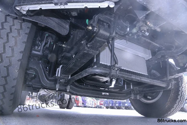 Foton Auling New Jieyun 156hp 4X2(6 wheels) 3.8m half-row van light truck Chassis (1) | 86Trucks