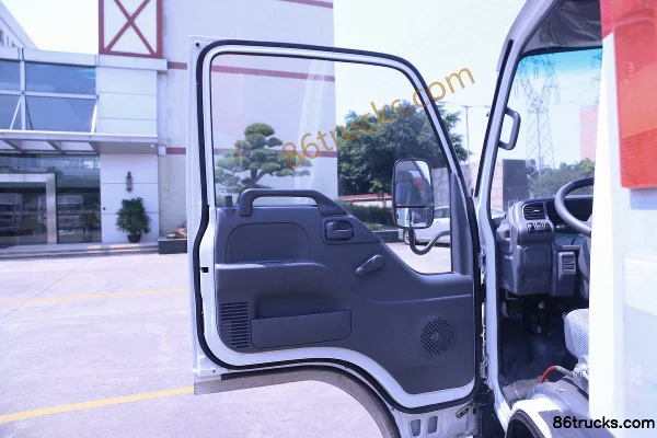 Qingling Isuzu 100P 115 ch 4X2(6 roues) camion de traitement des boues (marque Shunzhao) Cabine (1) | 86Trucks