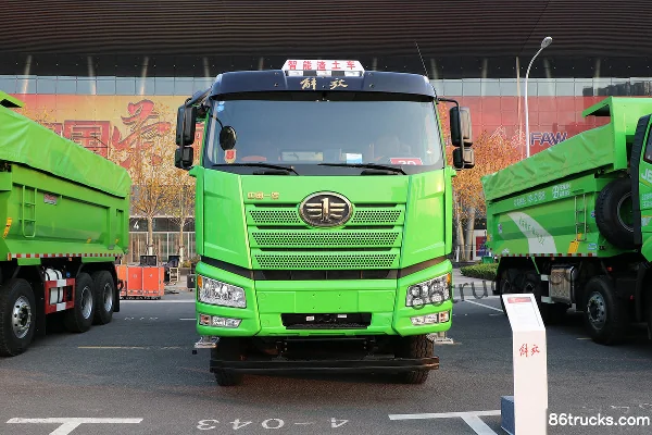 FAW Jiefang New J6P Heavy Truck 2020 350hp 8X4(12 wheels) 5.6m Dump Truck Exterior (2) | 86Trucks