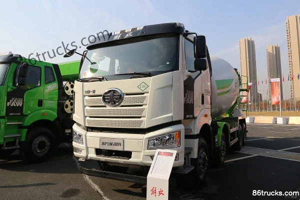 FAW Jiefang J6L version allégée 320 ch 8X4(12 roues) camion malaxeur 8 m³ (pont arrière 290) Extérieur (3) | 86Trucks