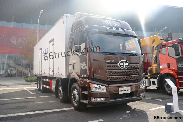FAW Jiefang J6P Zhihui Edition 460hp 8X4(12 wheels) refrigerated truck Exterior