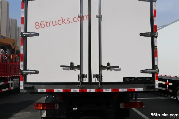FAW Jiefang J6P Zhihui Edition 460hp 8X4(12 wheels) refrigerated truck Body (2) | 86Trucks