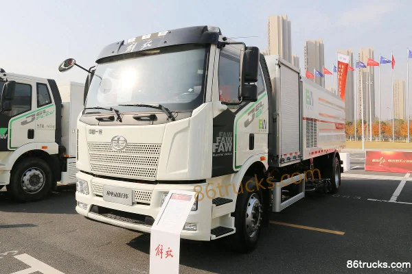 FAW Jiefang J6L 4X2(6 wheels) All-Electric Washing and Sweeping Truck (Fulong Continental) Exterior (3) | 86Trucks