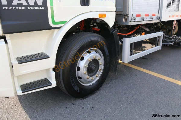 FAW Jiefang J6L 4X2(6 wheels) All-Electric Washing and Sweeping Truck (Fulong Continental) Chassis (1) | 86Trucks