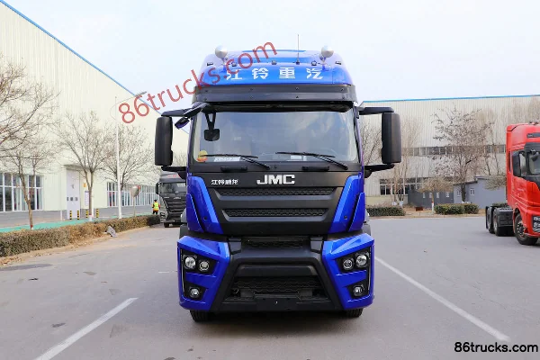 Sinotruk Weilong Heavy Truck 4X2(6 wheels) FCV Hydrogen Fuel Cell Tractor Truck 127kWh Exterior (2) | 86Trucks