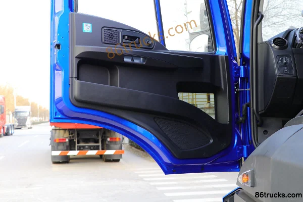 Sinotruk Weilong Heavy Truck 4X2(6 wheels) FCV Hydrogen Fuel Cell Tractor Truck 127kWh Cab (2) | 86Trucks
