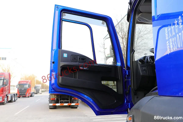 Sinotruk Weilong Heavy Truck 4X2(6 wheels) FCV Hydrogen Fuel Cell Tractor Truck 127kWh Cab (1) | 86Trucks
