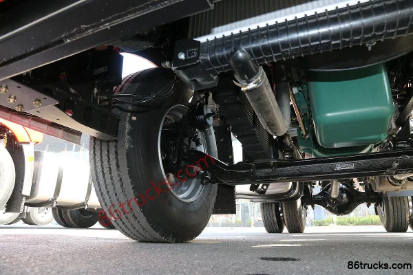FAW Jiefang Qingdao Han V camion lourd 290 ch 4X2(6 roues) tracteur routier Châssis (2) | 86Trucks