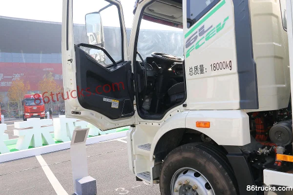 FAW Jiefang J6L 4X2(6 wheels) Semi-row Fuel Cell Water Sprinkler Truck Chassis Cab (1) | 86Trucks