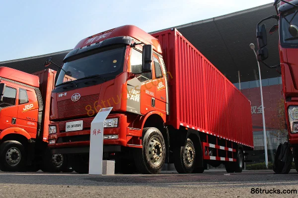 FAW Jiefang J6L Medium Truck 220 hp 6X2(8 wheels) 9.7m Van Cargo Truck Exterior (2) | 86Trucks