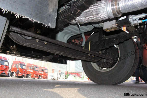 FAW Jiefang J6L Medium Truck 220 hp 6X2(8 wheels) 9.7m Van Cargo Truck Chassis (3) | 86Trucks