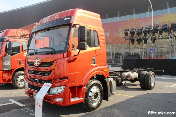 FAW Jiefang Qingdao Long VH 2.0 Edition 250hp 4X2(6 wheels) 6.7m Grain Van Cargo Truck (China VI)(Fast Gear 10-speed) Exterior (2) | 86Truck