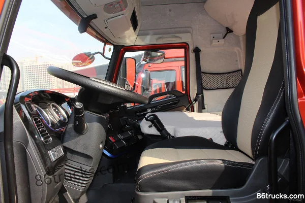 FAW Jiefang Qingdao Long VH 2.0 Edition 250hp 4X2(6 wheels) 6.7m Grain Van Cargo Truck (China VI)(Fast Gear 10-speed) Cab (3) | 86Trucks