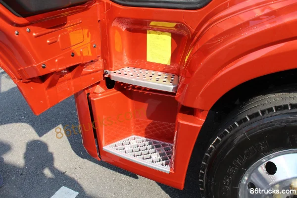 FAW Jiefang Qingdao Long VH 2.0 Edition 250hp 4X2(6 wheels) 6.7m Grain Van Cargo Truck (China VI)(Fast Gear 10-speed) Cab (2) | 86Trucks