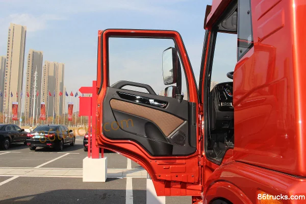 FAW Jiefang Qingdao Long VH 2.0 Edition 250hp 4X2(6 wheels) 6.7m Grain Van Cargo Truck (China VI)(Fast Gear 10-speed) Cab (1) | 86Trucks