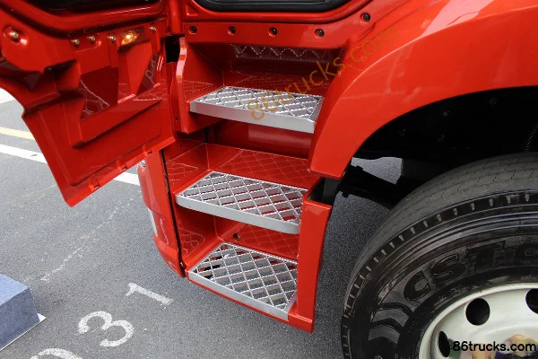 FAW Jiefang New J6P Classic Edition 460hp 8X4(12 wheels) 9.5m Van Cargo Truck Cab (2) | 86Trucks