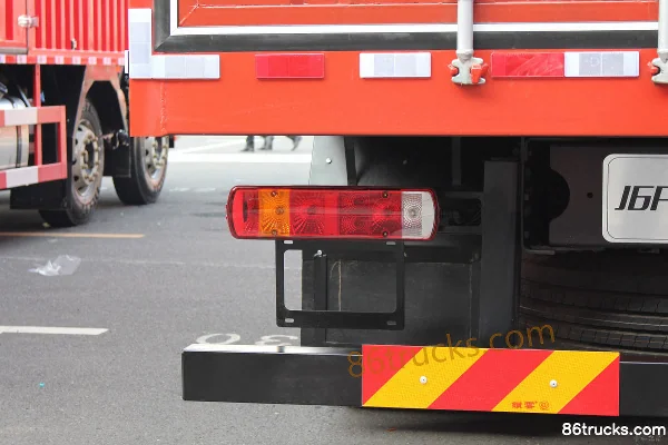 FAW Jiefang New J6P Classic Edition 460hp 8X4(12 wheels) 9.5m Van Cargo Truck Body (3) | 86Trucks