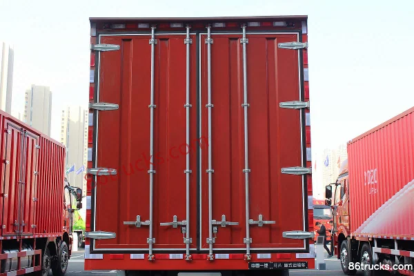 FAW Jiefang New J6P Classic Edition 460hp 8X4(12 wheels) 9.5m Van Cargo Truck Body (1) | 86Trucks