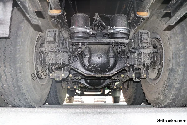 FAW Jiefang New J6P Heavy Truck 2020 390 hp 6X4(10 wheels) 5.6m dump truck Chassis (3) | 86Trucks