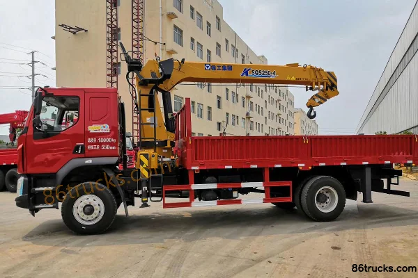Dongfeng Liuqi Chenglong M3 220hp 4X2(6 wheels) 5.8m Truck-mounted Crane (Chengliwei Brand) Exterior (3) | 86Trucks
