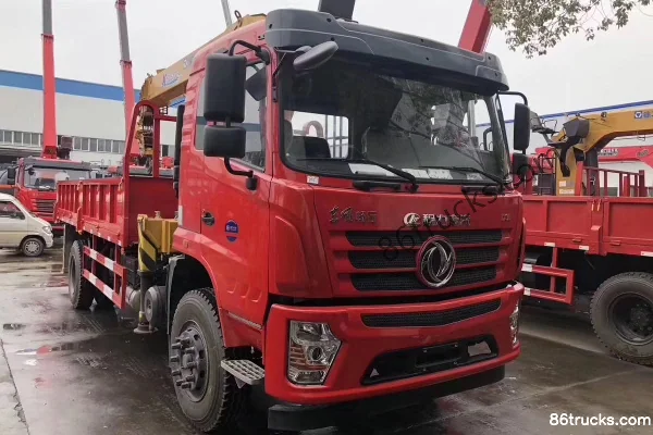 Dongfeng Changxing D3L 180 hp 4X2(6 wheels) 5.2m truck-mounted crane (Chengliwei brand) Exterior