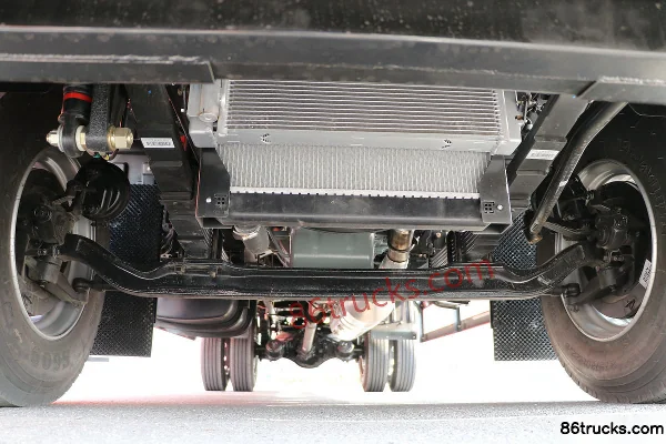FAW Jiefang Qingdao JK6 medium truck 220 hp 4X2(6 wheels) 6.75m stake cargo truck (China VI) Chassis (1) | 86Trucks