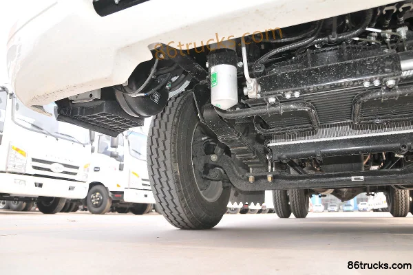 JAC Kangling 33 Wide Body 129 hp 4X2(6 wheels) 3.8m Semi Row Van Light Truck Chassis (2) | 86Trucks
