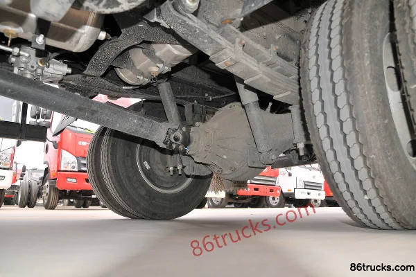 JAC Kangling J5 132 ch 4X2(6 roues) camion plateau 4,18 m cabine simple Châssis (2) | 86Trucks