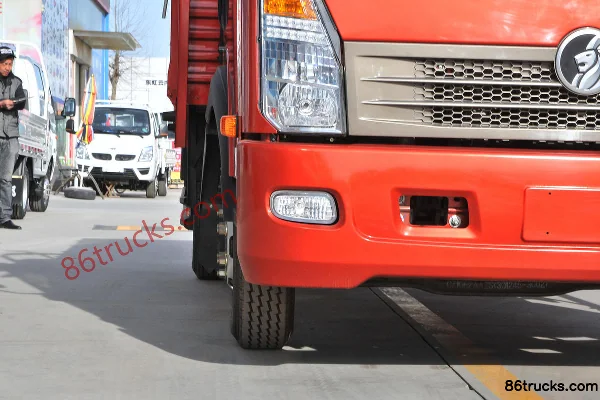 Sinotruk Wangpai 7 Series 156 hp 4X2(6 wheels) 4.15m Single Row Flatbed Light Truck Chassis (1) | 86Trucks