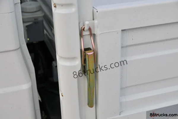 Tangjun Ouling XiaoBaoma 1,6L 105ch 4X2(6 roues) CNG Camion plateau double cabine 3,02 m (China VI) Carrosserie (2) | 86Trucks