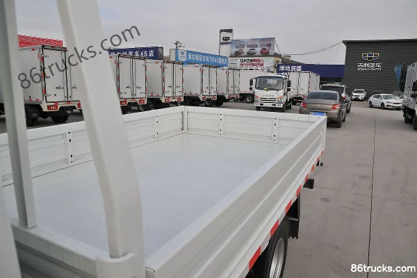 Tangjun Ouling XiaoBaoma 1,6L 105ch 4X2(6 roues) CNG Camion plateau double cabine 3,02 m (China VI) Carrosserie (1) | 86Trucks