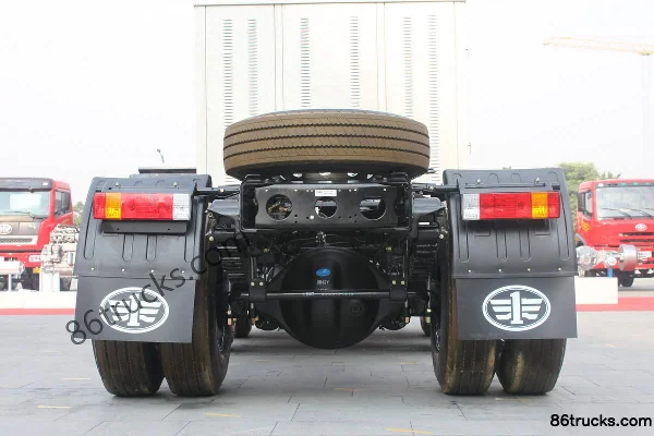 FAW Jiefang Qingdao Xin Da Wei Heavy Truck 350hp 6X2(8 wheels) LNG Tractor Truck Chassis (1) | 86Trucks
