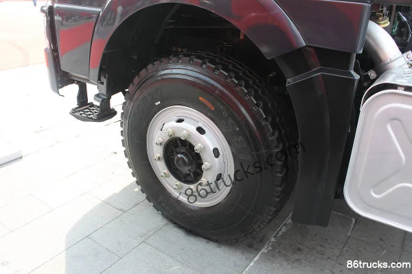 FAW Jiefang J6P Heavy Truck 390 hp 8X4(12 wheels) 8.8m LNG Dump Truck Chassis (2) | 86Trucks