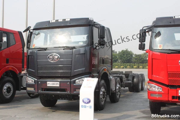 FAW Jiefang J6P Heavy Truck 390 hp 8X4(12 wheels) 8.8m LNG Dump Truck Exterior (2) | 86Trucks