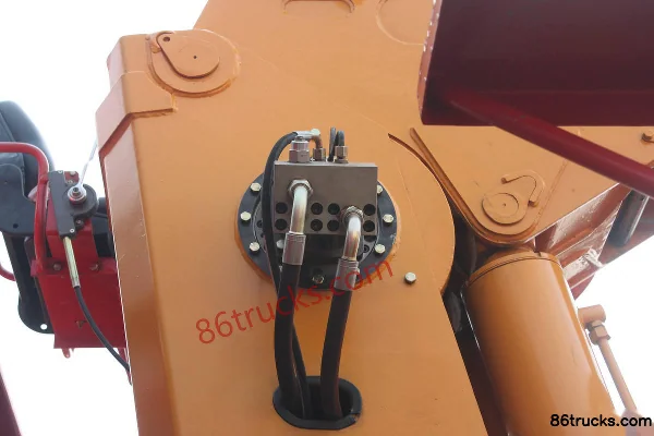 FAW Jiefang J6M 260hp 6X4(10 wheels) truck-mounted crane Body (3) | 86Trucks