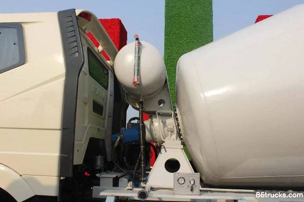 FAW Jiefang J6P 350 ch 6X4(10 roues) camion malaxeur (composite) Carrosserie (2) | 86Trucks