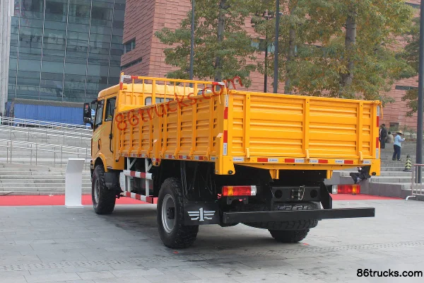 FAW Jiefang Hanwei (J5M) camion lourd 180 ch 4X4(6 roues) camion porteur à ridelles double cabine Extérieur (3) | 86Trucks