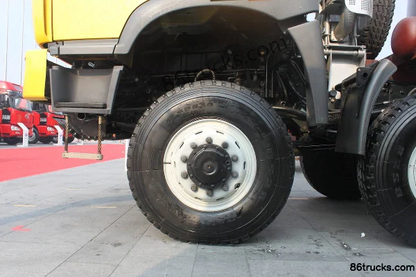 FAW Jiefang Hanwei (J5M) camion lourd 390 ch 8X8(12 roues) camion porteur (châssis tout-terrain) (2) | 86Trucks
