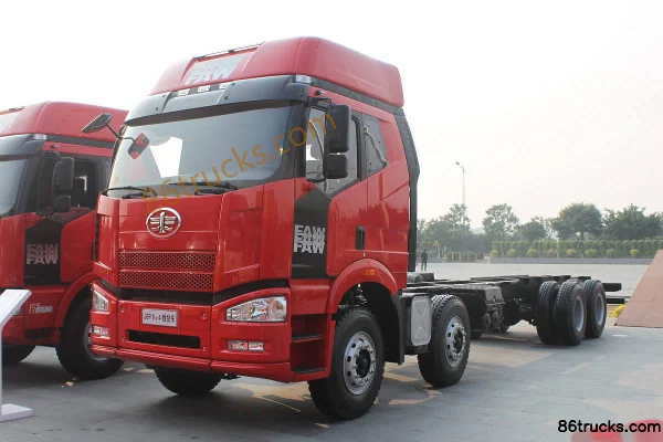 FAW Jiefang J6P Heavy Truck 390hp 8X4(12 wheels) 9.5m Cargo Truck Chassis Exterior (2) | 86Trucks