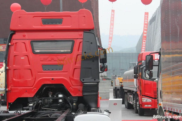 FAW Jiefang J6M Heavy Truck 280 hp 8X2(10 wheels) 9.5m Flatbed Cargo Truck Chassis (3) | 86Trucks