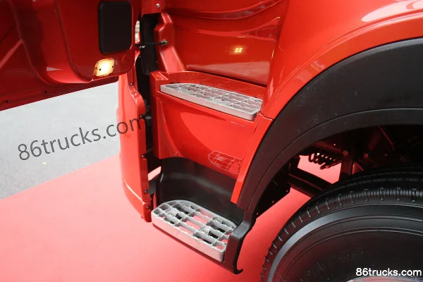 Sinotruk Steyr D7W camion lourd 460 ch 6X4(10 roues) tracteur routier Cabine (2) | 86Trucks