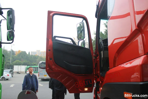 Sinotruk Steyr D7W camion lourd 460 ch 6X4(10 roues) tracteur routier Cabine (1) | 86Trucks